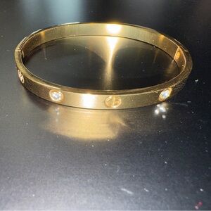 Elegant Gold Bangle Bracelet